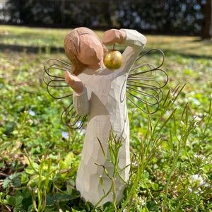 Willow Tree Figurine - Angel of Wonder